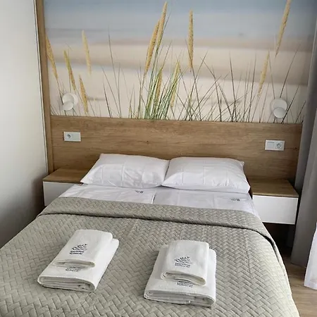 Apartment Nadmorski Z Basenem Klifowa Rewal