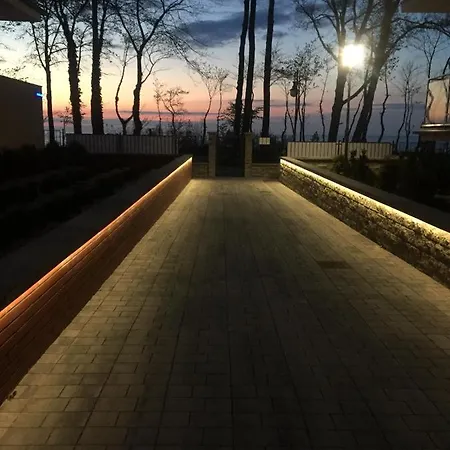 Apartment Nadmorski Z Basenem Klifowa Rewal