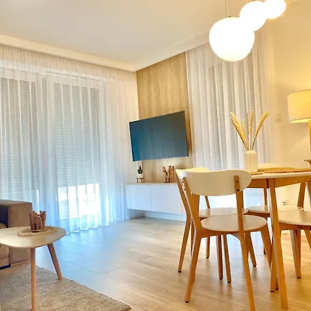 Nadmorski Z Basenem Klifowa